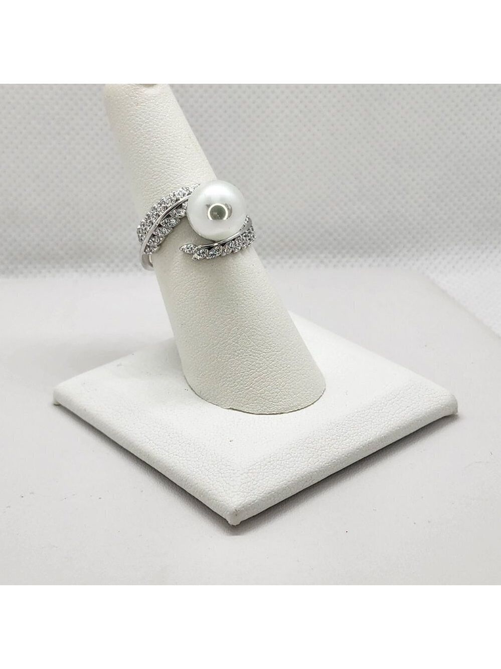 Brand New Sterling Silver 925 Pearl Leaf Ring